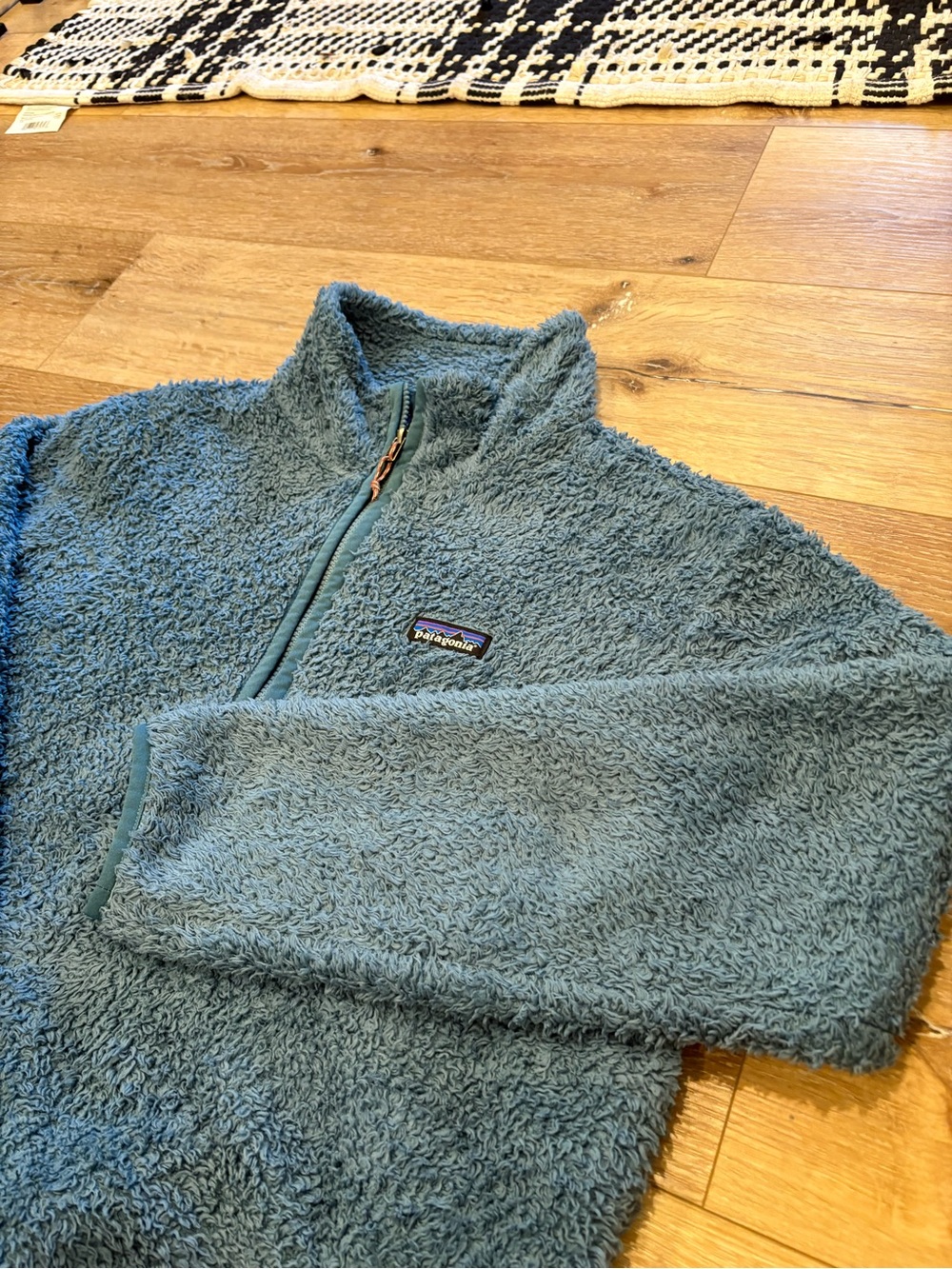 Patagonia Women’s Teal Sherpa Fleece Quarter-Zip-size Medium